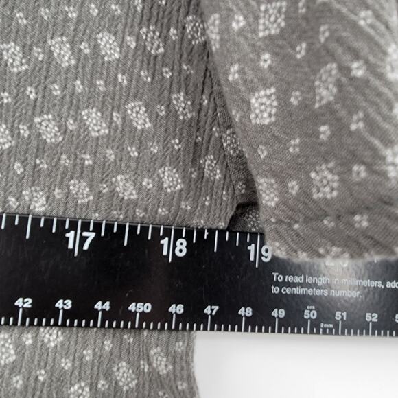 Cloud Chaser Women's Lightweight Slight Flutter Sleeve Blouse Size Large - Picture 10 of 10